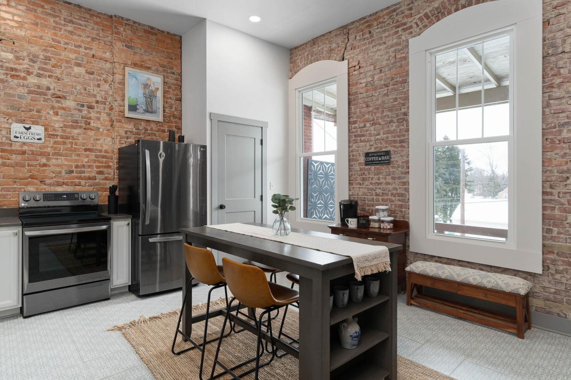 Spacious Luxury Apt In Historic Downtown - Oh Amish Country Millersburg Exteriör bild