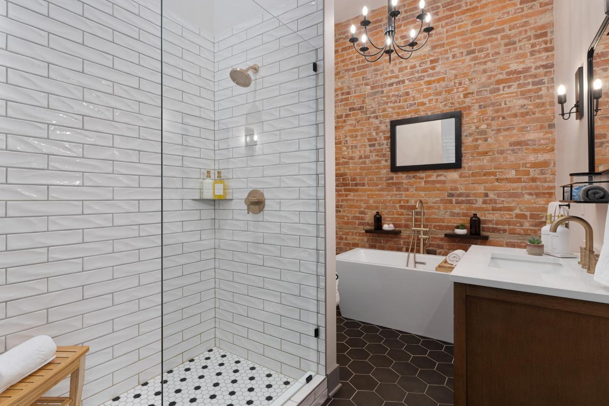 Spacious Luxury Apt In Historic Downtown - Oh Amish Country Millersburg Exteriör bild