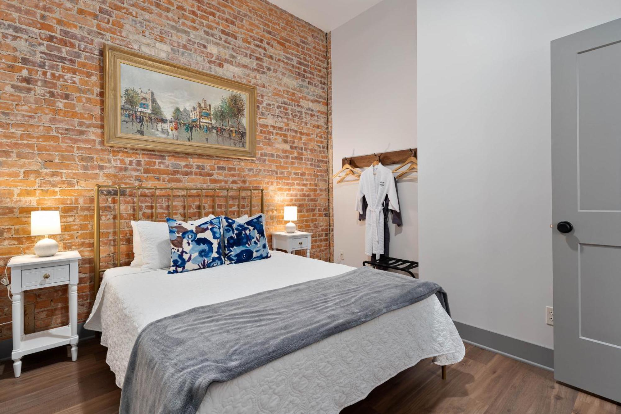 Spacious Luxury Apt In Historic Downtown - Oh Amish Country Millersburg Exteriör bild